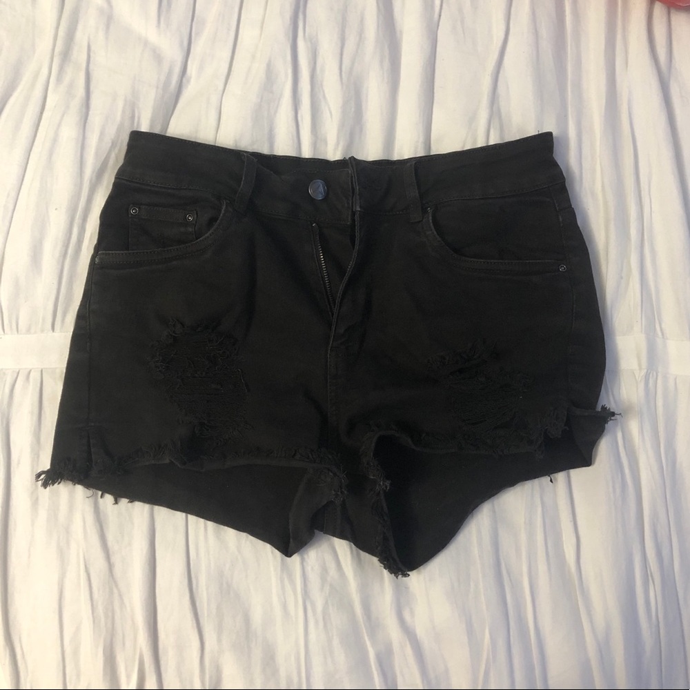BLACK JEAN SHORTS